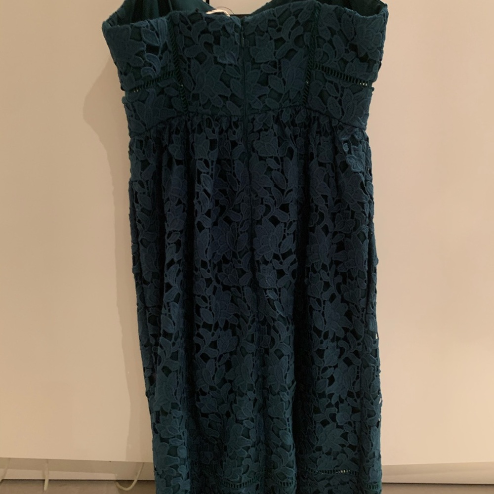 Dress - Picture 4 of 7